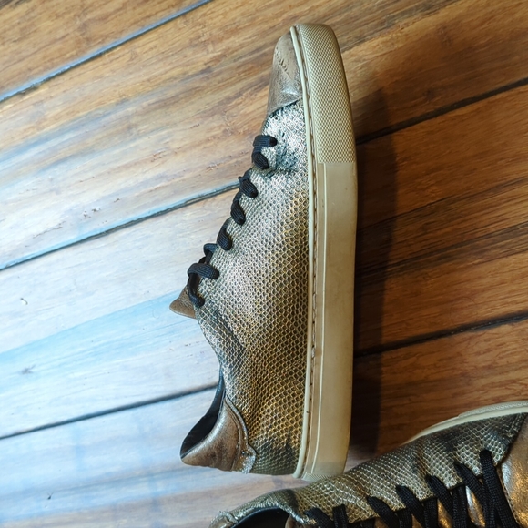 Crime London | distressed gold low top sneaker - Picture 5 of 15